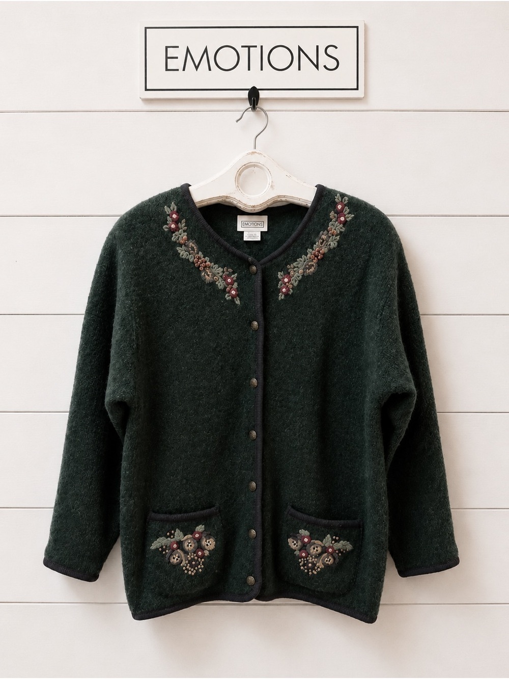 EMOTIONS – Wool Cardigan with Floral Embroidery (Size M)